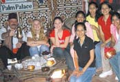 Photo ofgirls in Kuwait.(Photographer: Sandy Thomas)