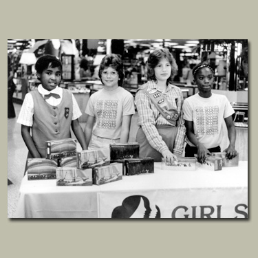 Photo of 1980s cookie sale. &copy; GSUSA. All rights reserved.